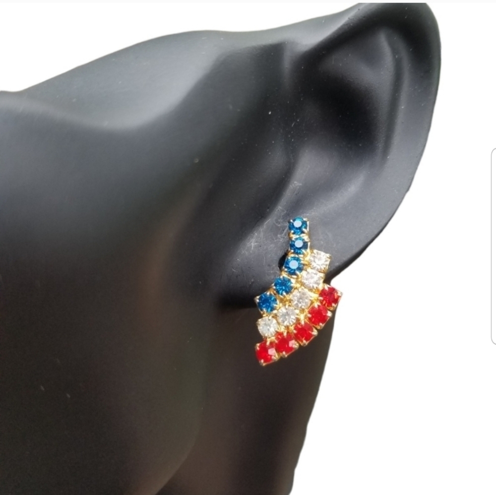 VINTAGE RED WHITE,& BLUE AUSTRIAN CRYSTAL & GOLDTONED SCREW BACK STYLE EARRINGS